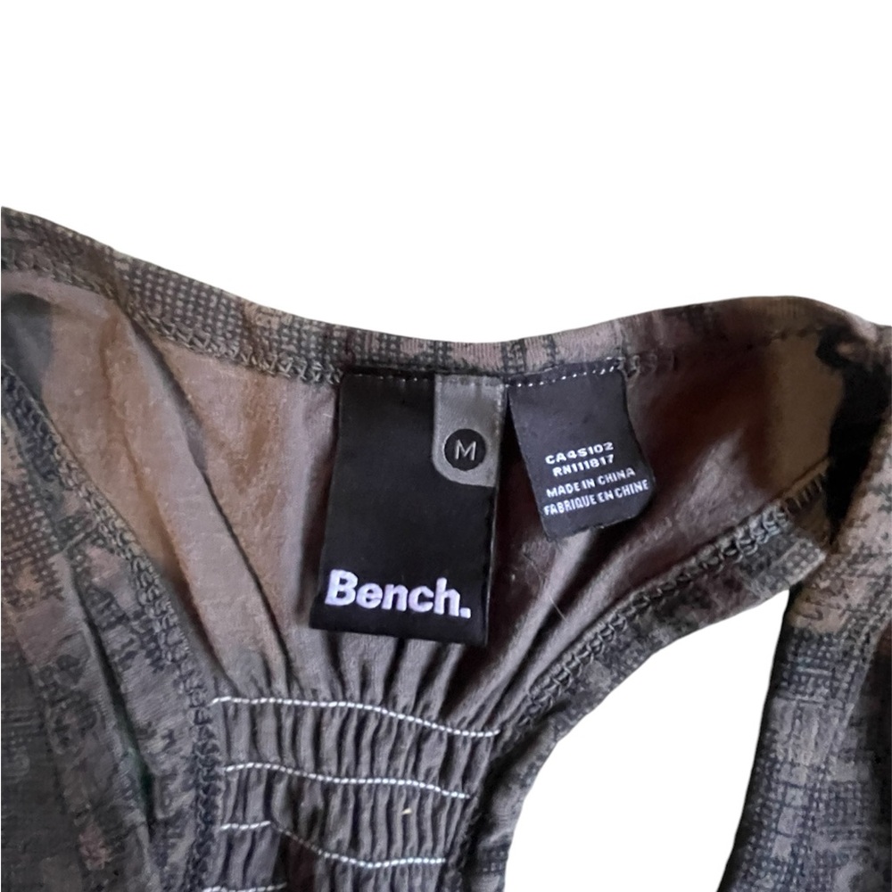 Tank top, Bench - Picture 2 of 3